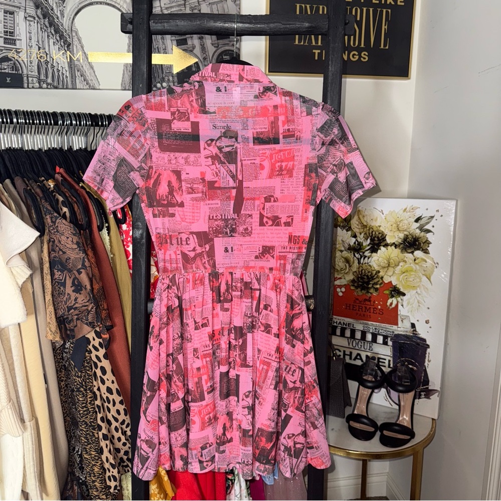 Urban Outfitters Pink Music Festival Print Newspaper Mini Dress Womens XS EUC - Picture 9 of 12